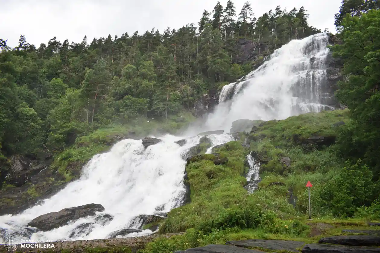 Svandalsfossen, Fiordos Noruegos