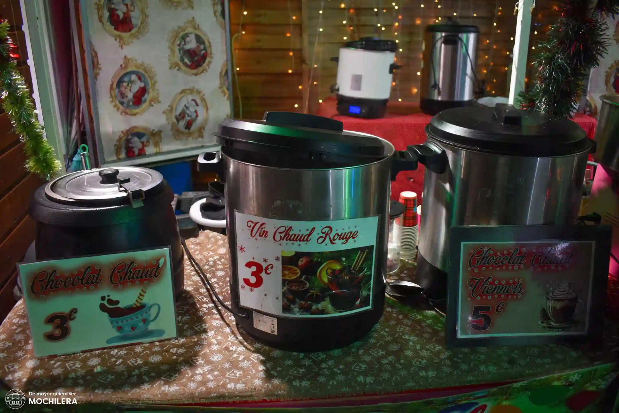 Puesto de comida en el mercado navideño de Perpignan