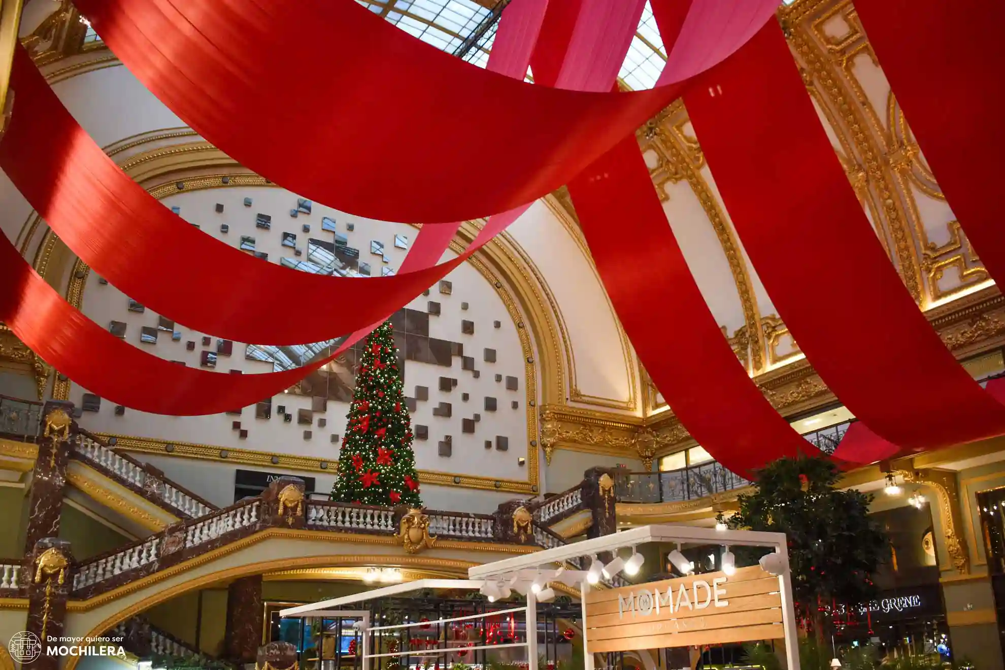 Centro comercial Stadsfeestzaal en Navidad